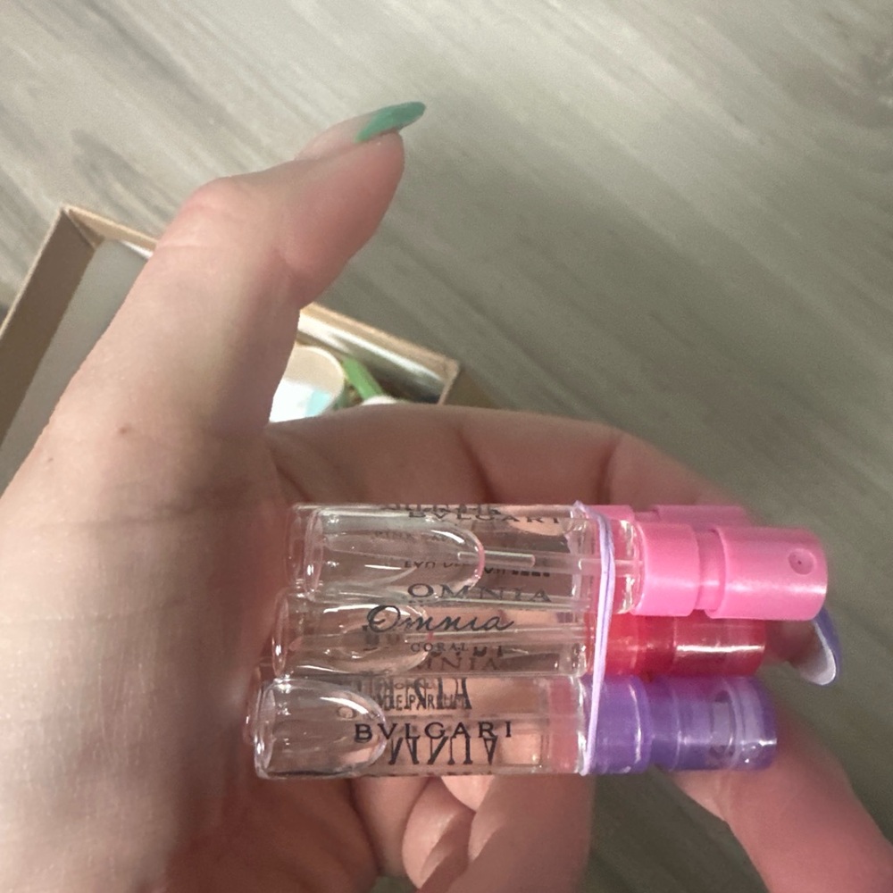 Assorted Mini Perfume & Rollerball Lot - Clear, Gold, Black, Pink - Picture 5 of 6
